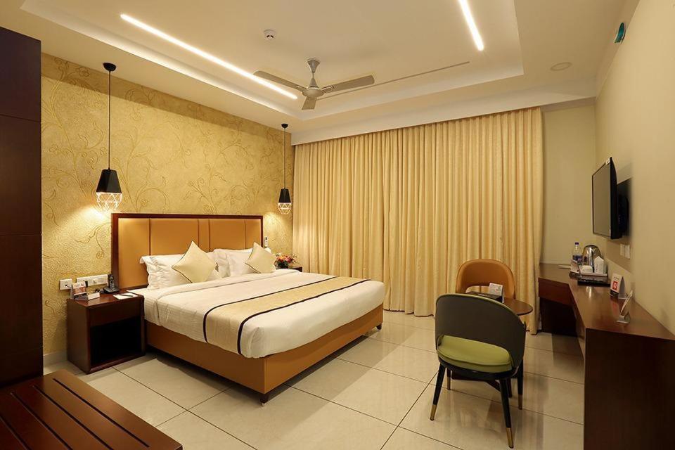 Hotel New York Square Kottayam Exterior foto