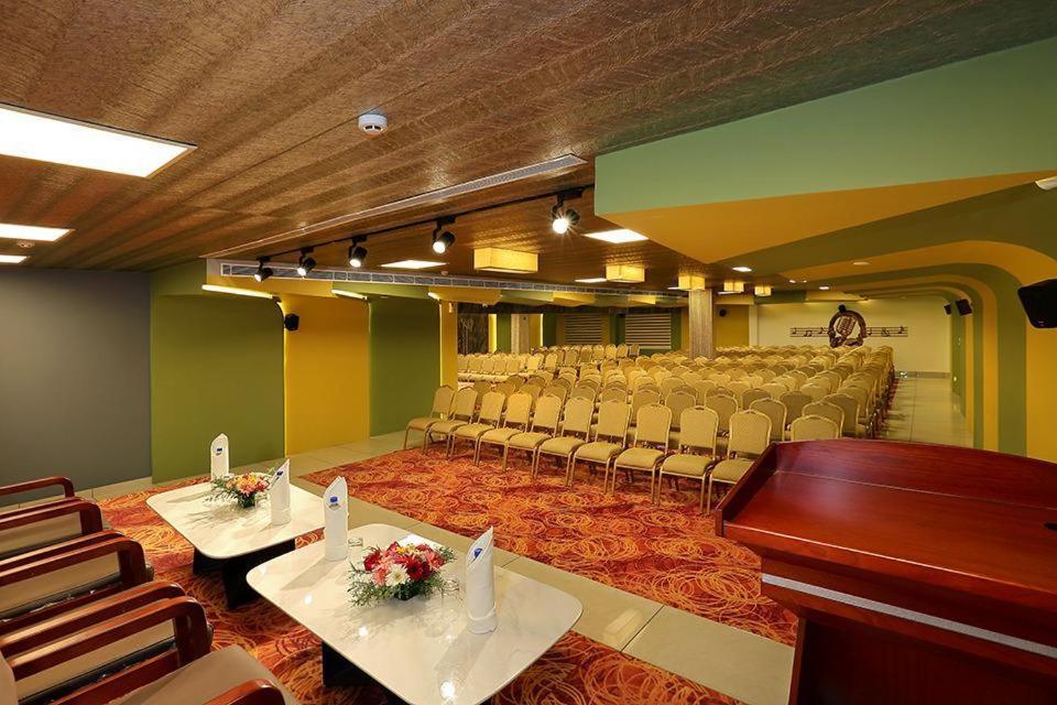 Hotel New York Square Kottayam Exterior foto