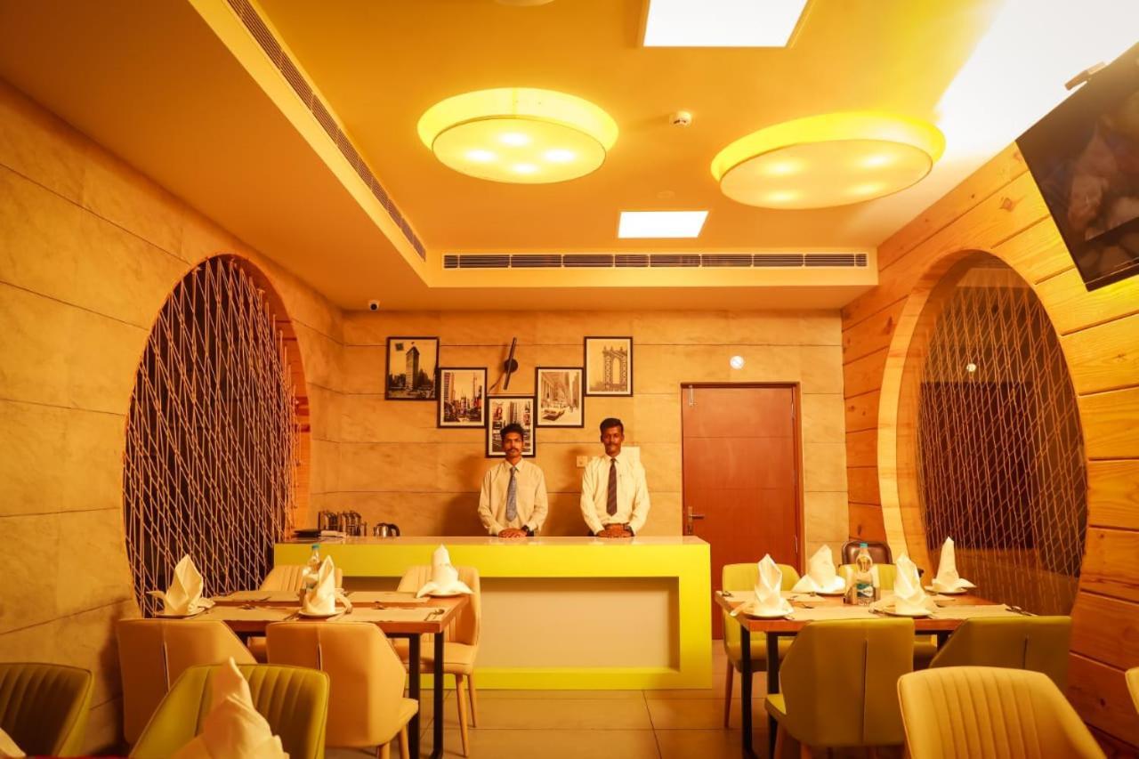 Hotel New York Square Kottayam Exterior foto