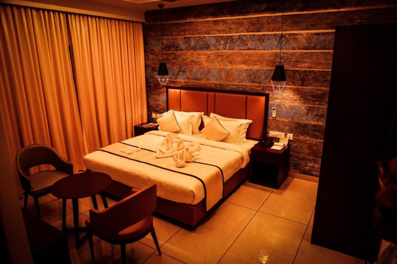 Hotel New York Square Kottayam Exterior foto